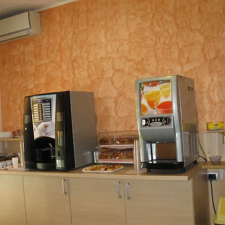 La Collina ホテル 2*