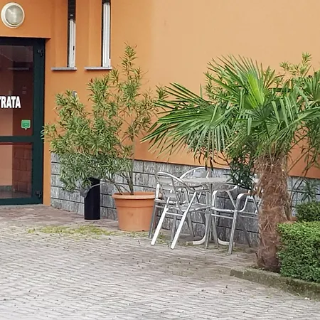 La Collina Hotel Casnate Con Bernate